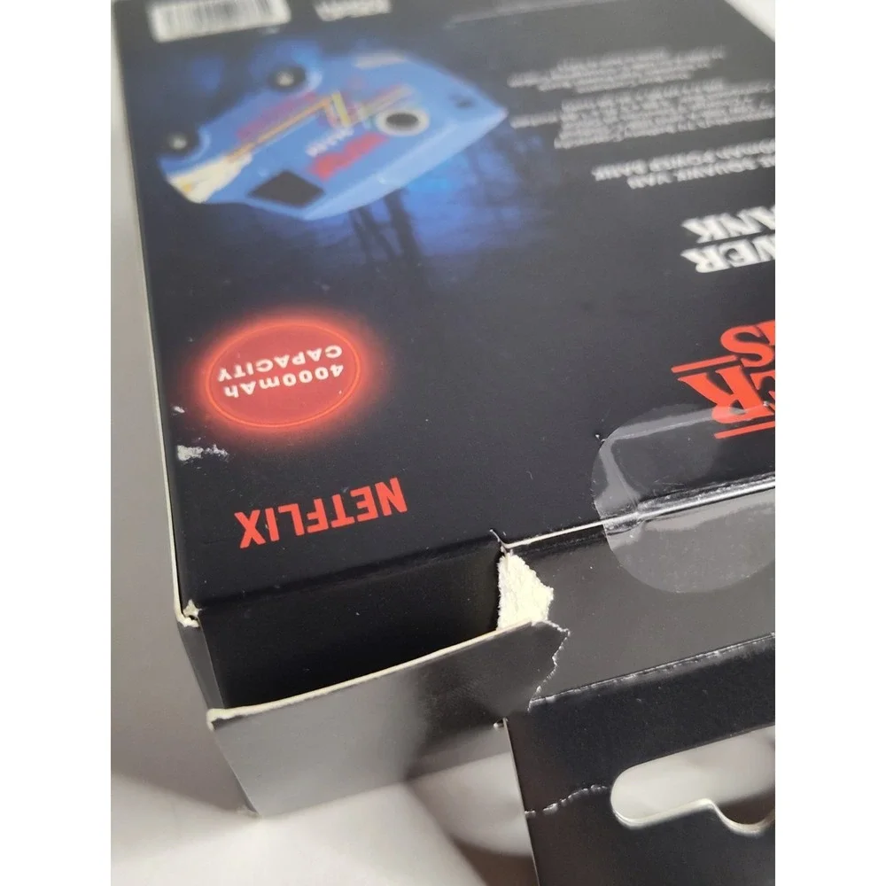 The Stranger Things The Squawk Van Power Bank 4000mAh BRAND NEW BOX DAMAGE
